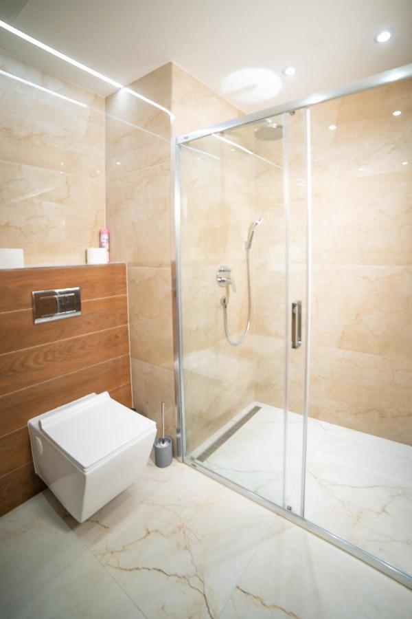 Lux Apartman V Hoteli Akvamarin Bešeňová エクステリア 写真