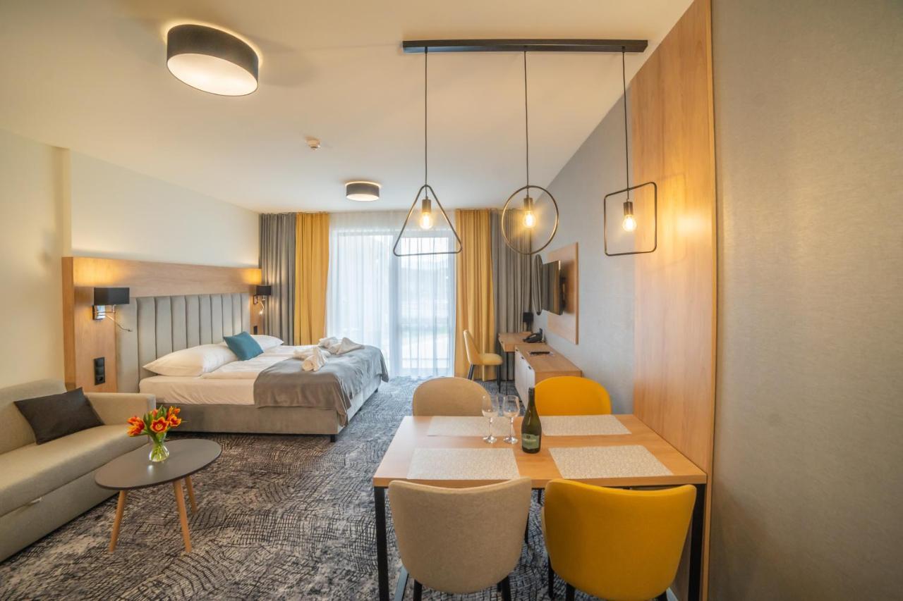 Lux Apartman V Hoteli Akvamarin Bešeňová エクステリア 写真