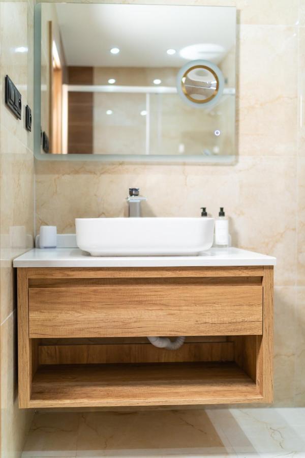 Lux Apartman V Hoteli Akvamarin Bešeňová エクステリア 写真