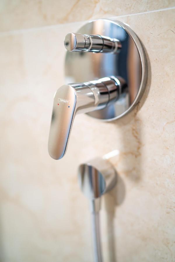Lux Apartman V Hoteli Akvamarin Bešeňová エクステリア 写真