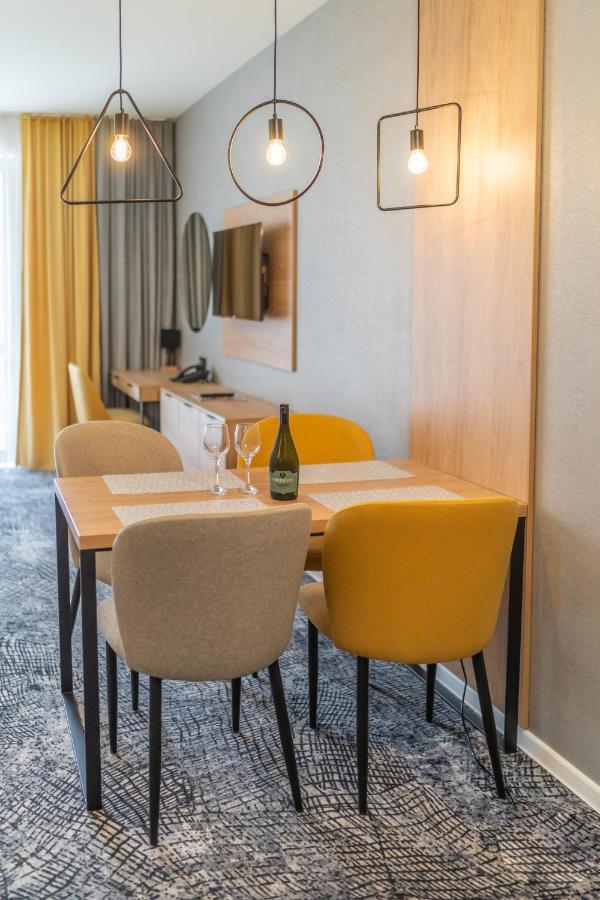 Lux Apartman V Hoteli Akvamarin Bešeňová エクステリア 写真