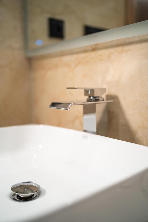 Lux Apartman V Hoteli Akvamarin Bešeňová エクステリア 写真